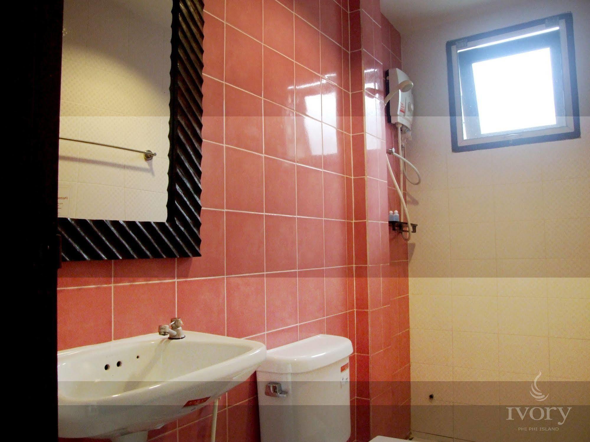 Ivory Phi Phi Island Hostel Екстериор снимка
